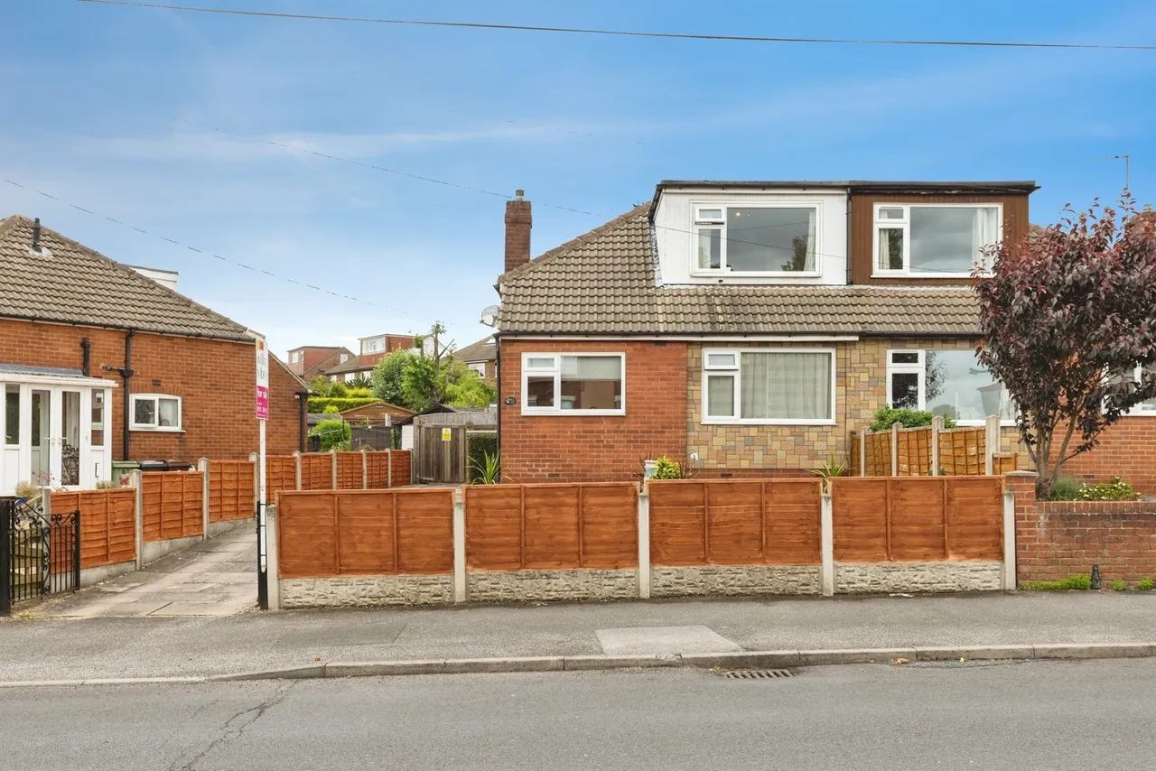 3 bed house for sale — Manston Approach, Leeds