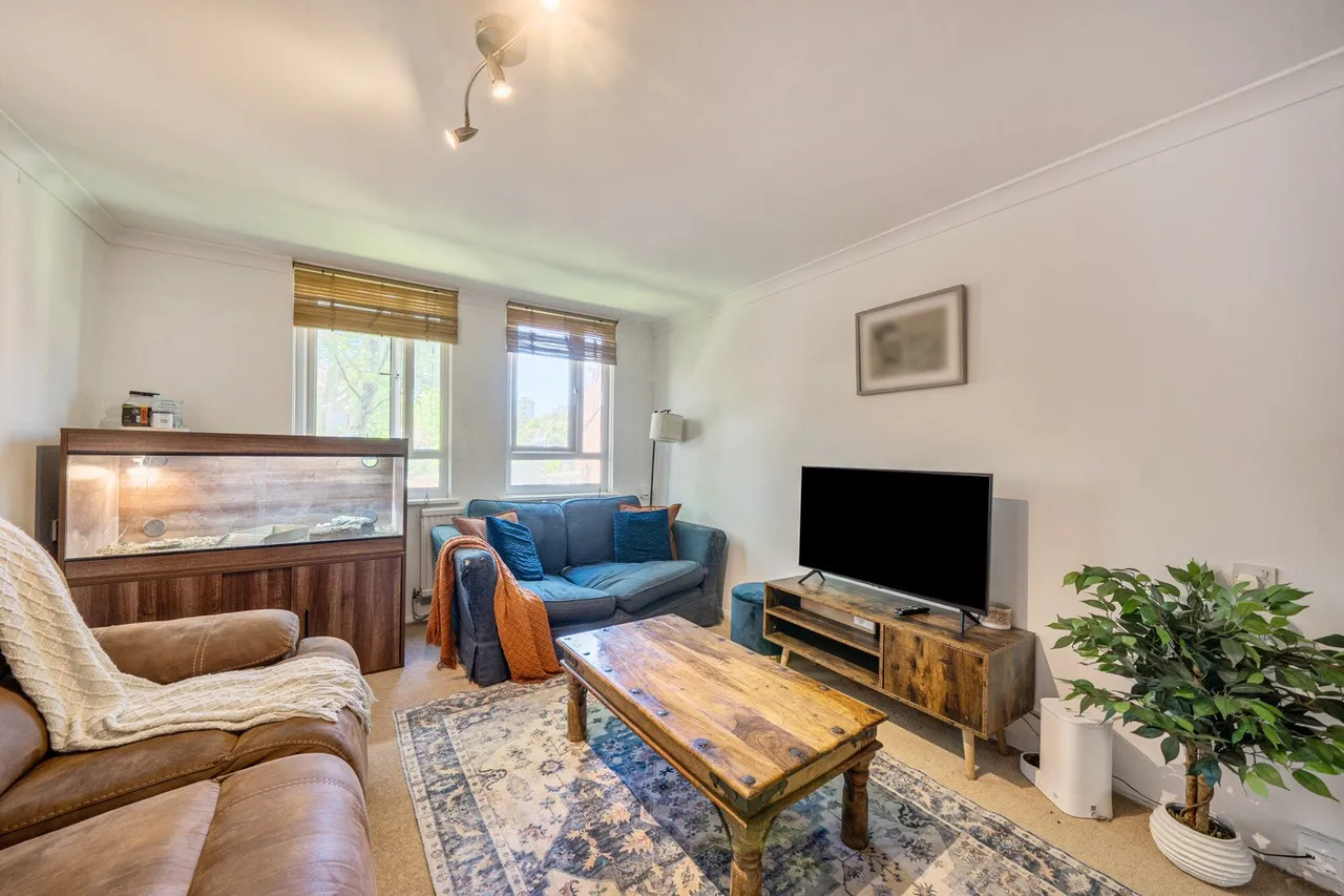 Langdale Close, SE17, photo 2