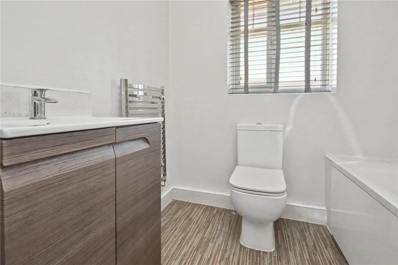 Greenbank Close, Whitwood, WF10, photo 12