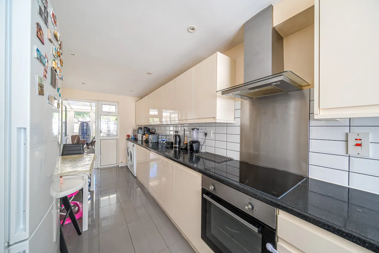 Trenchard Close, Stanmore, HA7, photo 14