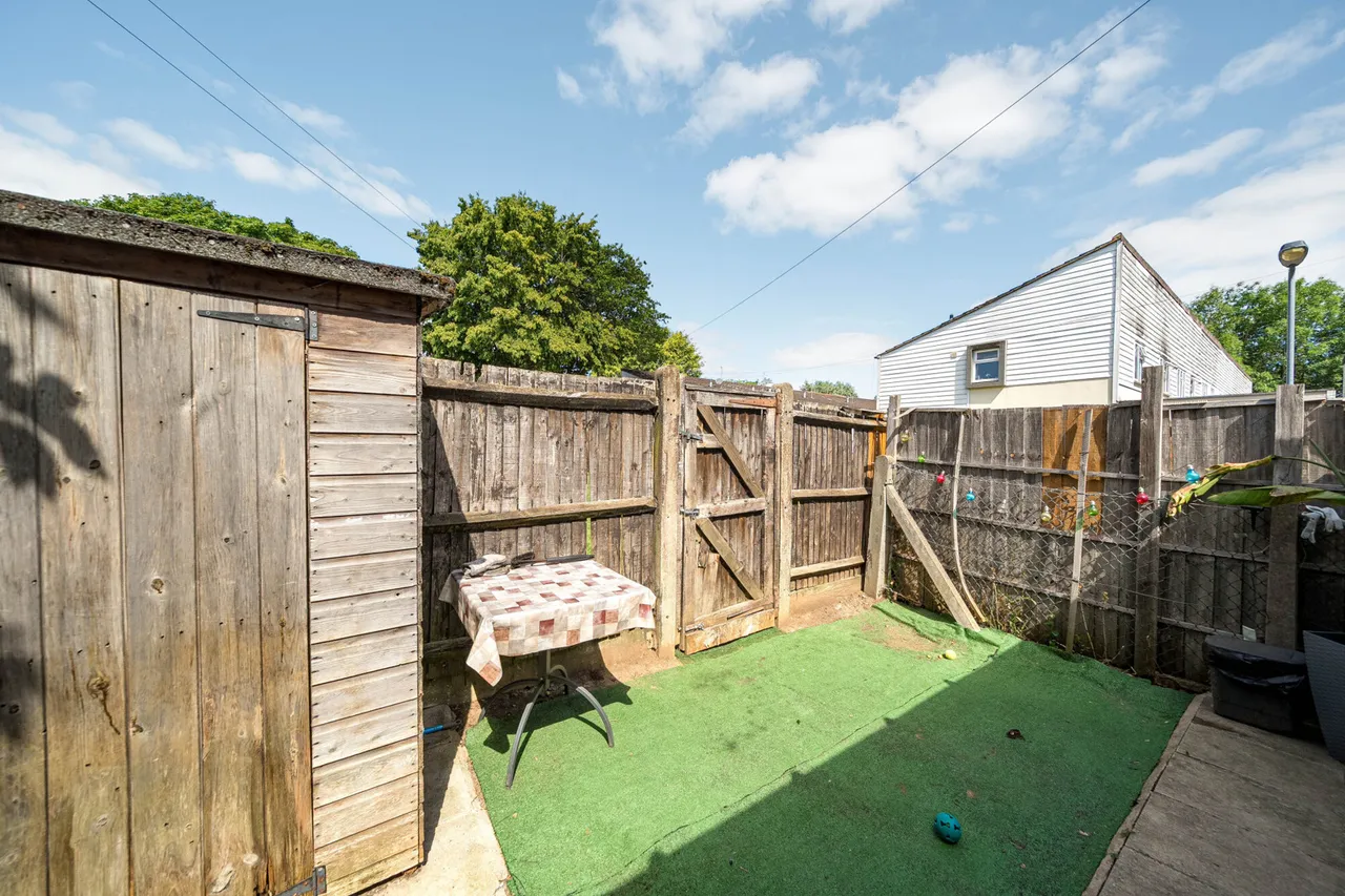 Trenchard Close, Stanmore, HA7, photo 18