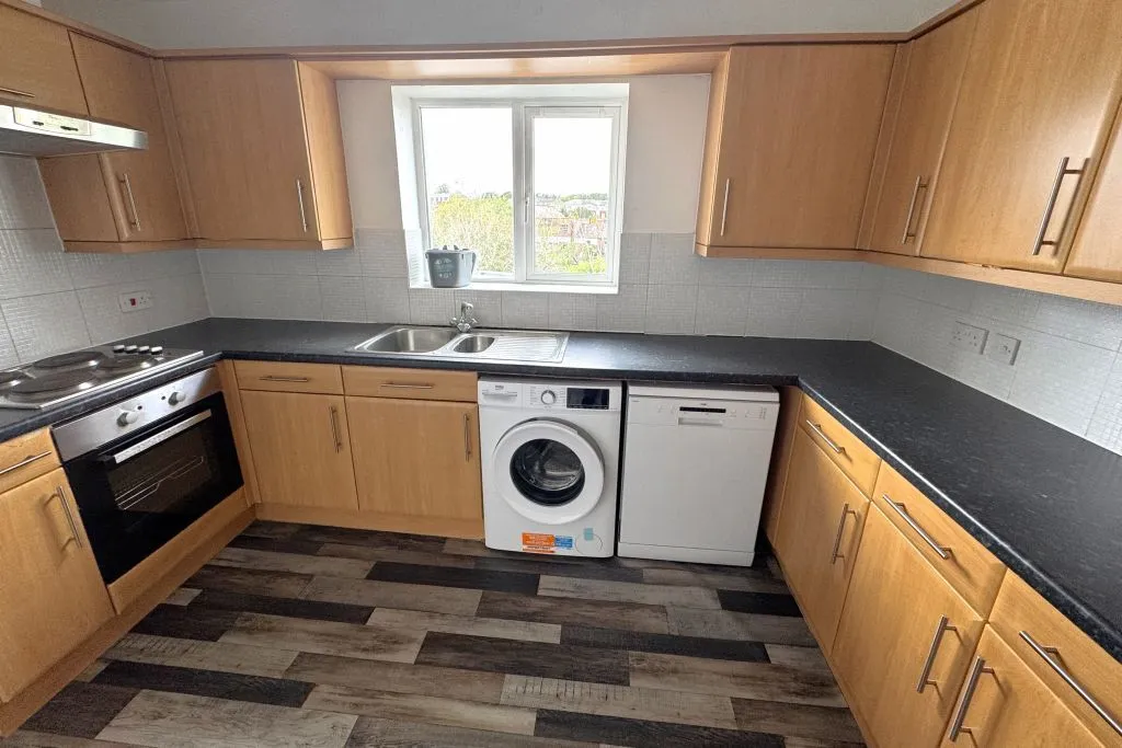 Tower Close, East Grinstead, photo 7