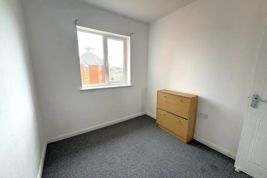 Tower Close, East Grinstead, photo 14