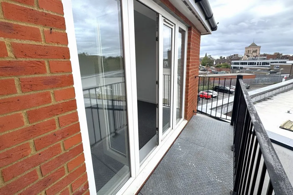 Tower Close, East Grinstead, photo 5