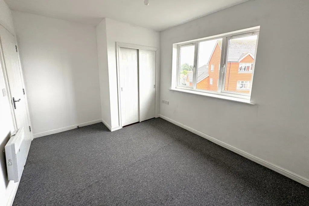 Tower Close, East Grinstead, photo 9