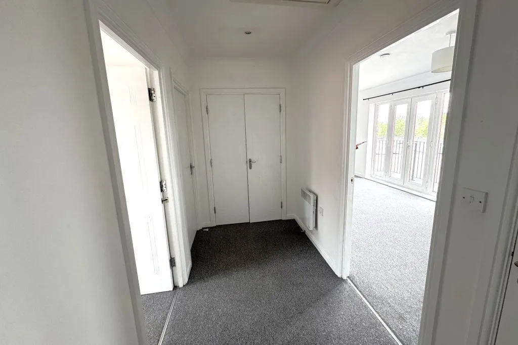 Tower Close, East Grinstead, photo 2
