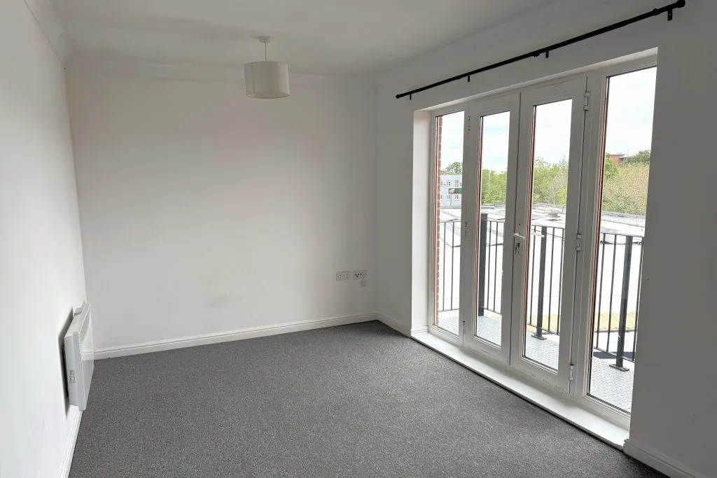 Tower Close, East Grinstead, photo 3