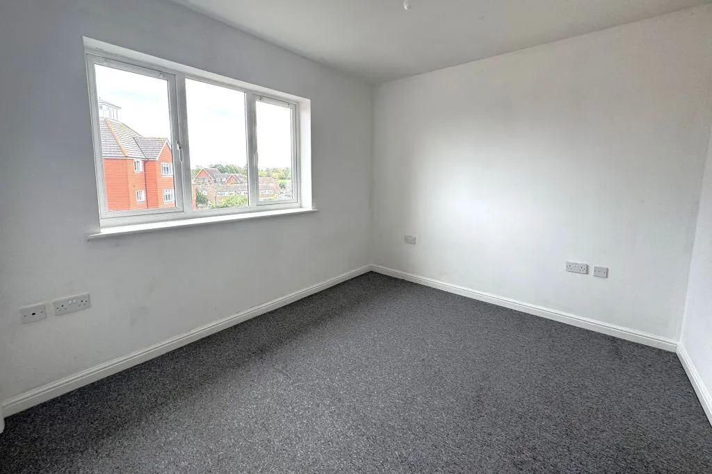 Tower Close, East Grinstead, photo 10