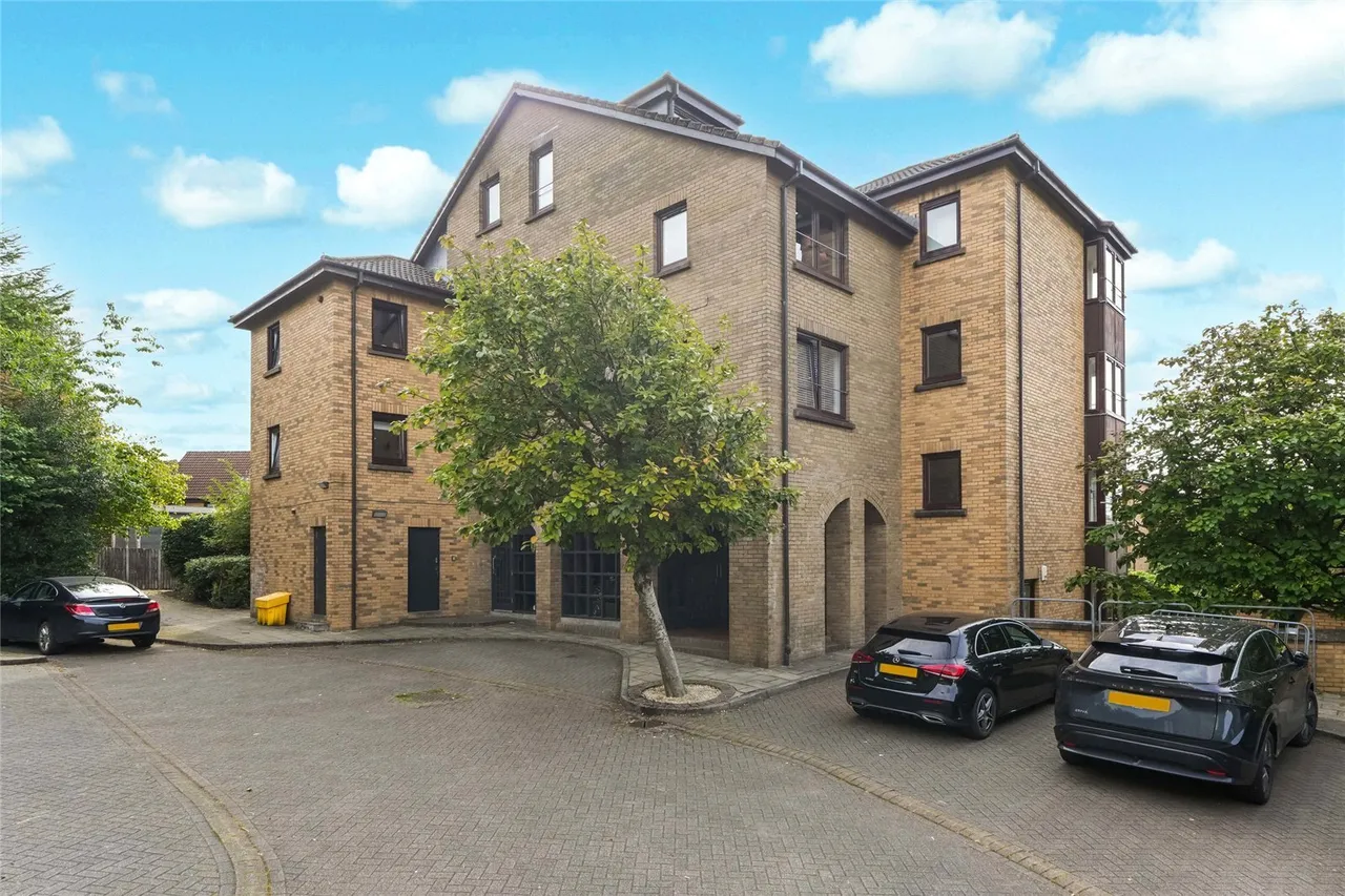 3 bed flat for sale, Glen Lednock Drive, Cumbernauld, G68