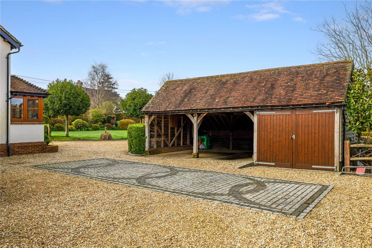 An exquisite 4-bedroom country home, complemented by a self-contained 2-bedroom annexe, photo 23