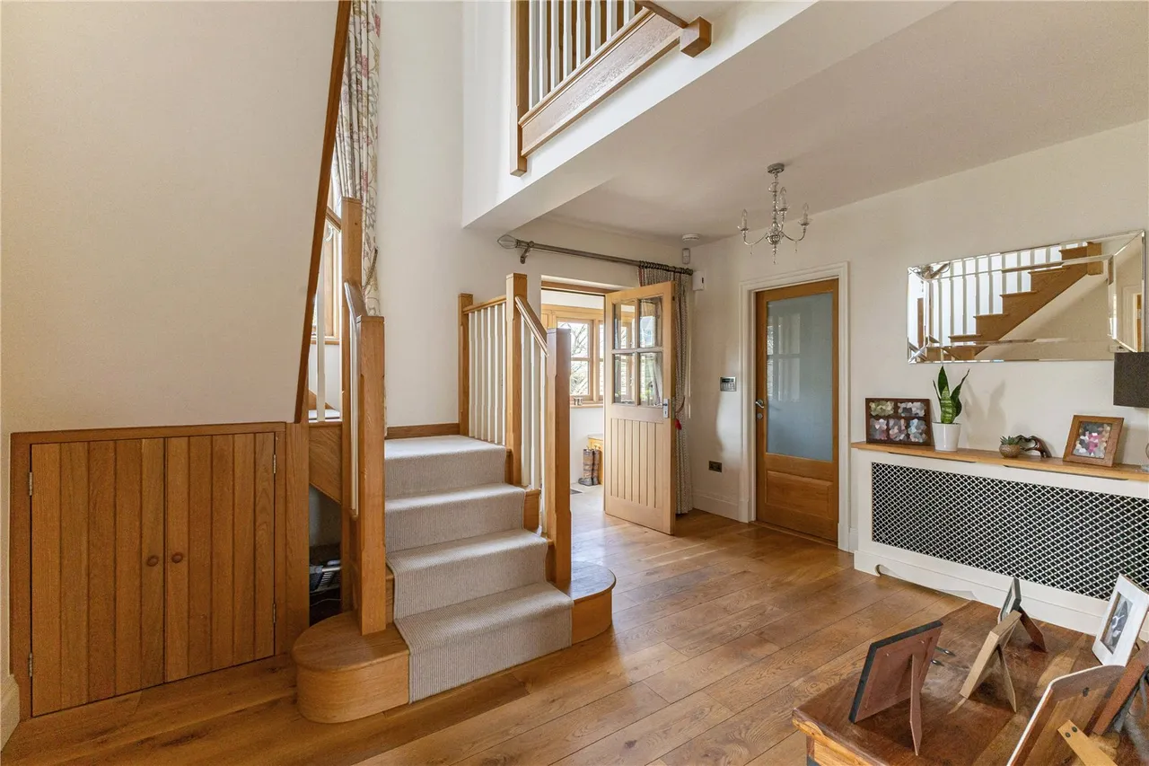 An exquisite 4-bedroom country home, complemented by a self-contained 2-bedroom annexe, photo 16