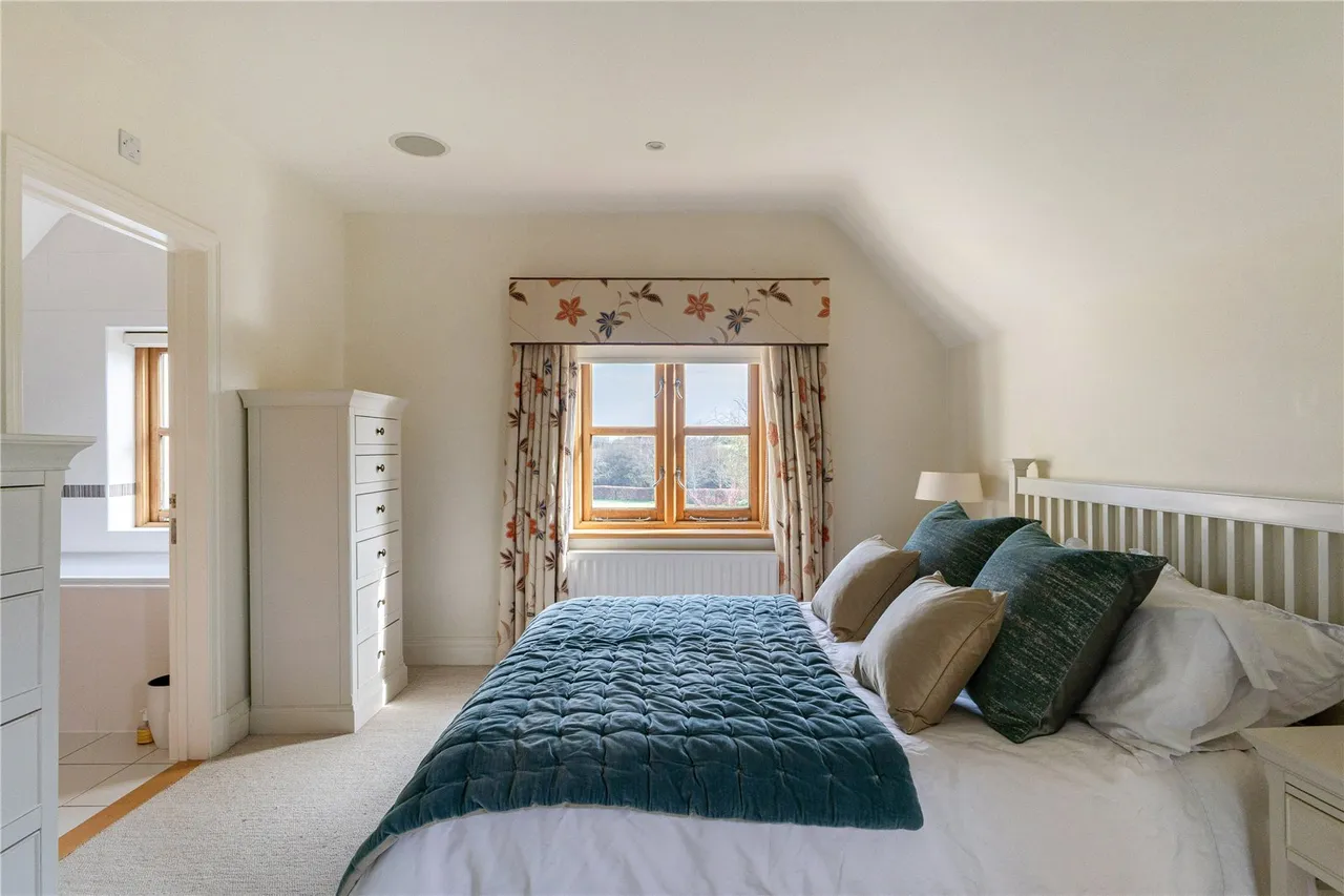 An exquisite 4-bedroom country home, complemented by a self-contained 2-bedroom annexe, photo 20