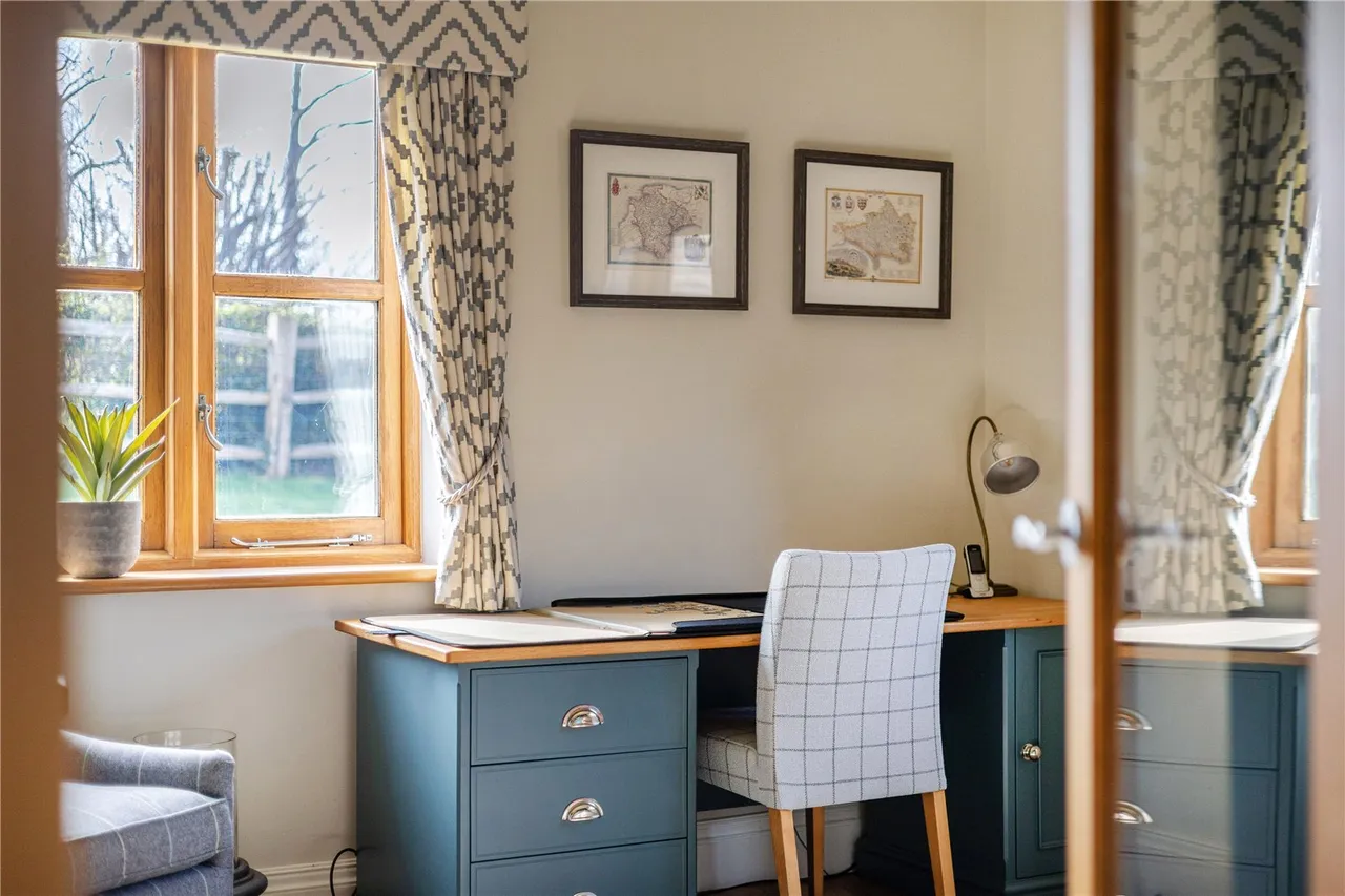 An exquisite 4-bedroom country home, complemented by a self-contained 2-bedroom annexe, photo 17