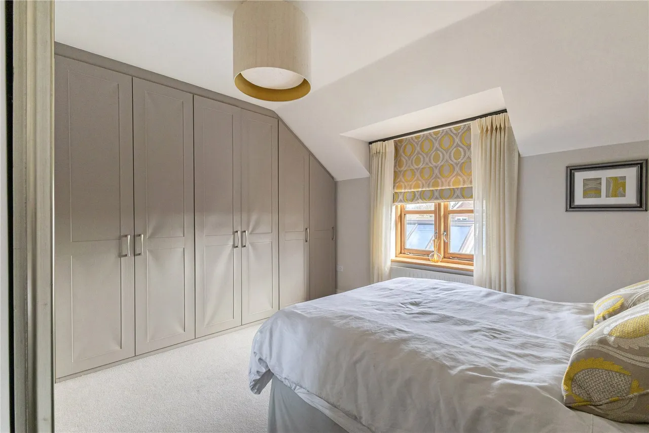 An exquisite 4-bedroom country home, complemented by a self-contained 2-bedroom annexe, photo 18