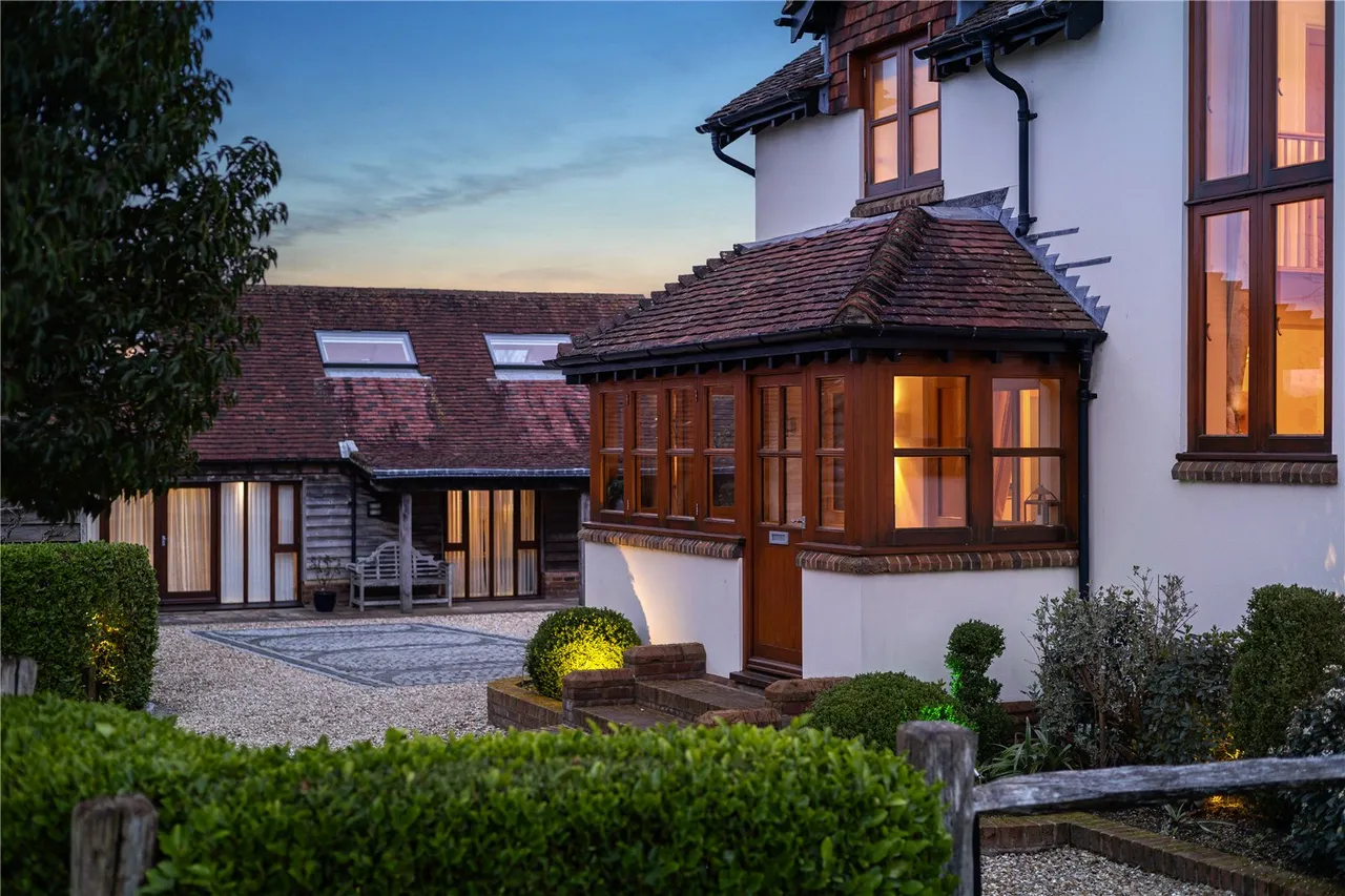 An exquisite 4-bedroom country home, complemented by a self-contained 2-bedroom annexe, photo 24
