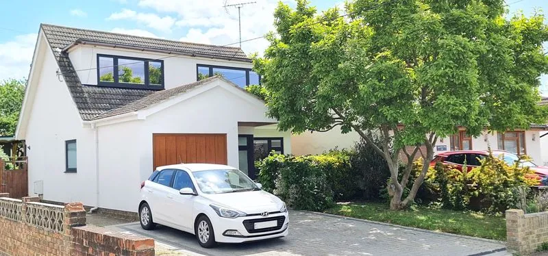 3 bed house for sale — Louis Drive West, Rayleigh, Essex, SS6 9DZ