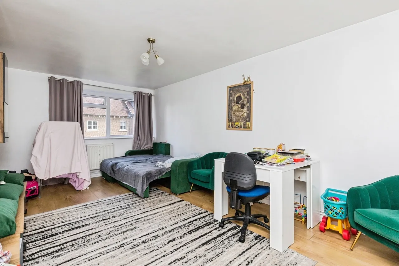 Oak Road, Crawley, RH11, photo 6