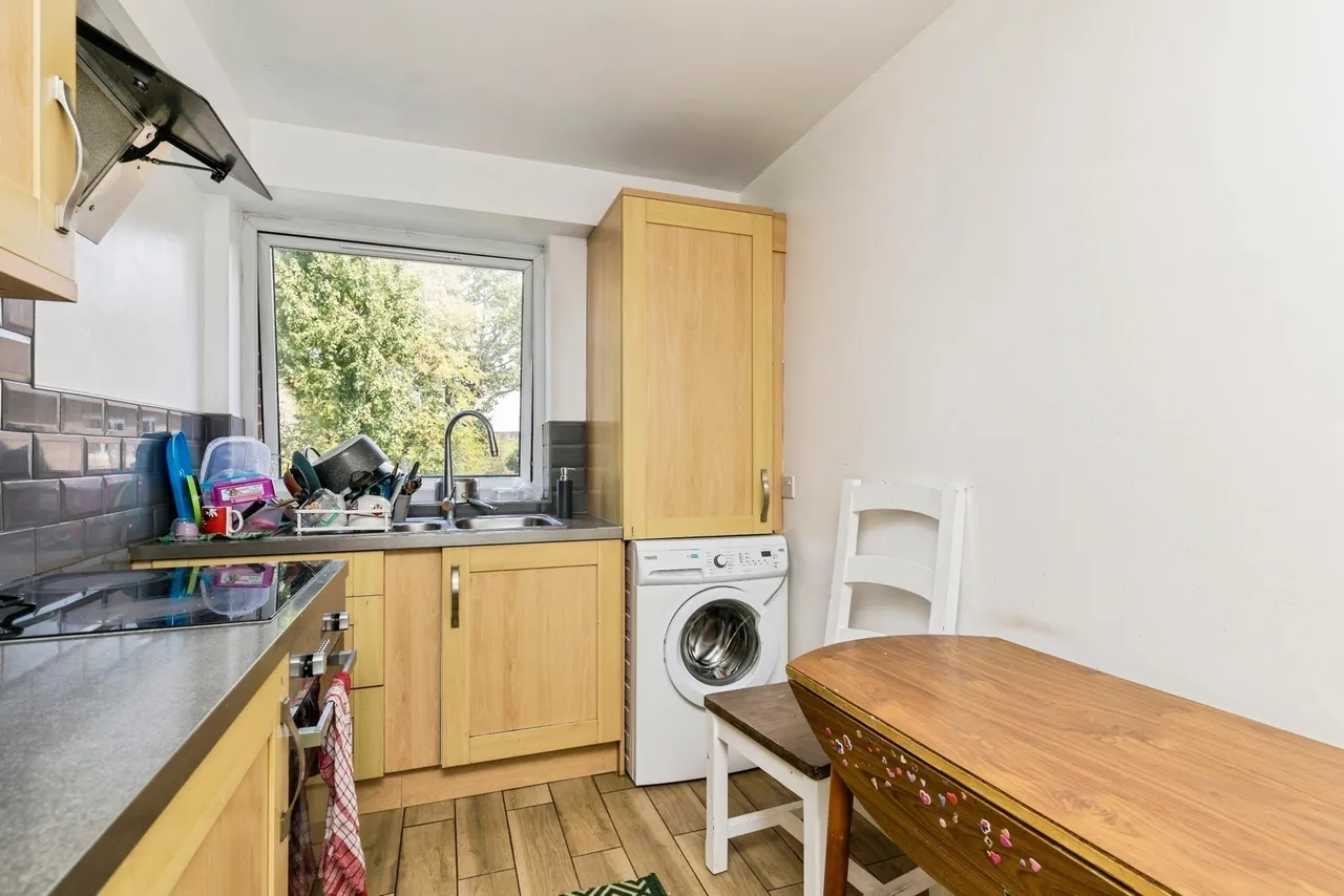 Oak Road, Crawley, RH11, photo 10