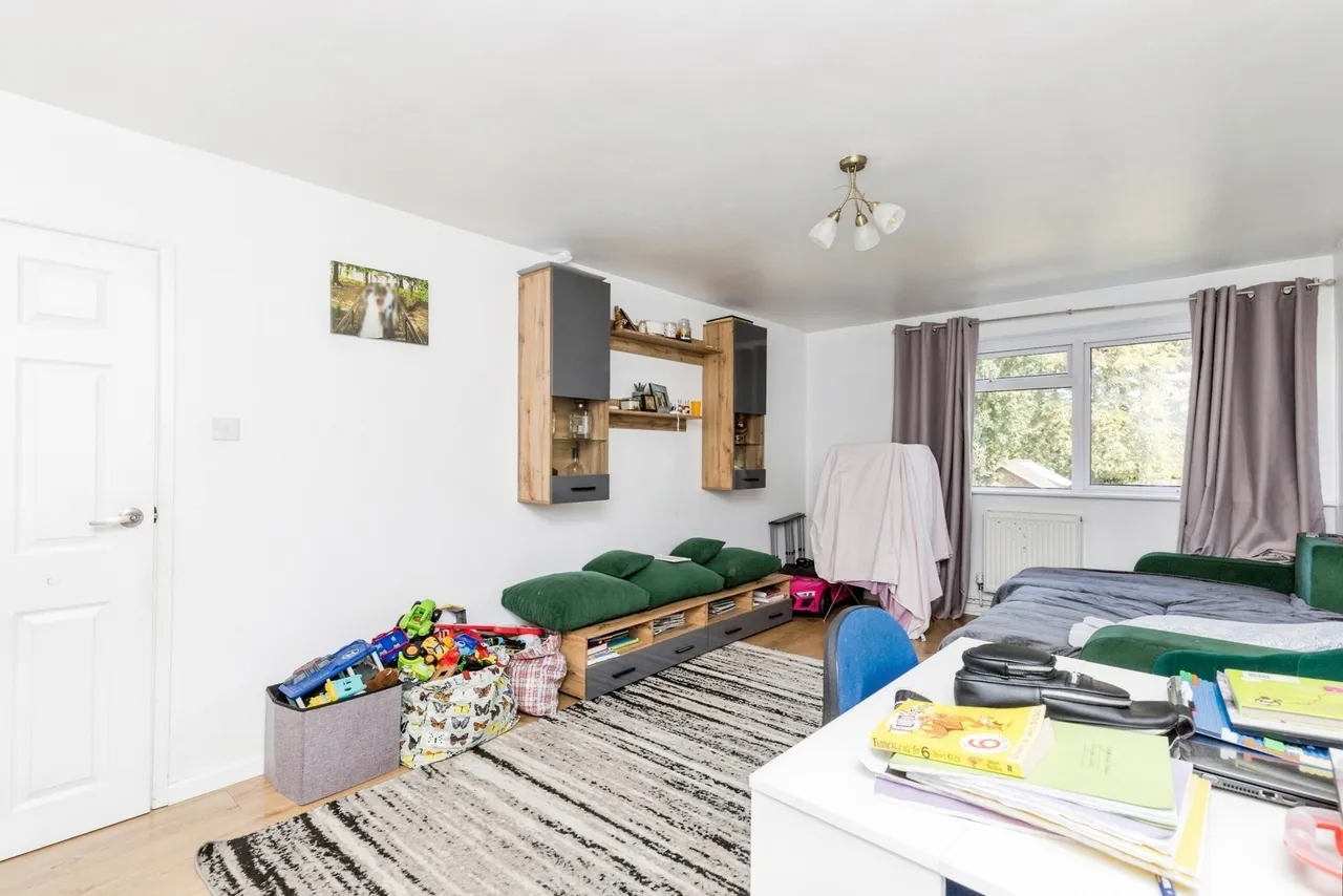 Oak Road, Crawley, RH11, photo 11