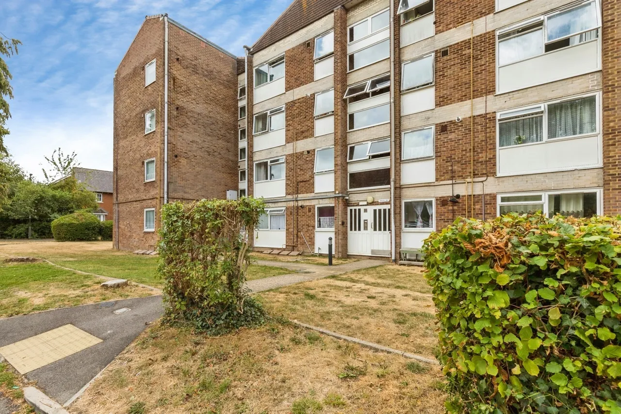 Oak Road, Crawley, RH11, photo 12