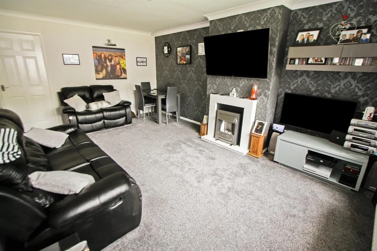 Llys Charles, Towyn, Abergele, Conwy, LL22 9NT, photo 2