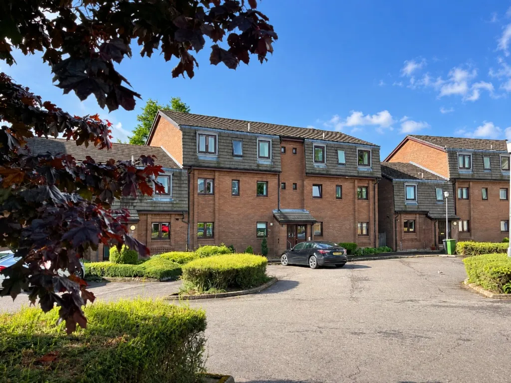 2 bed flat to rent, Park View, Strathaven, ML10