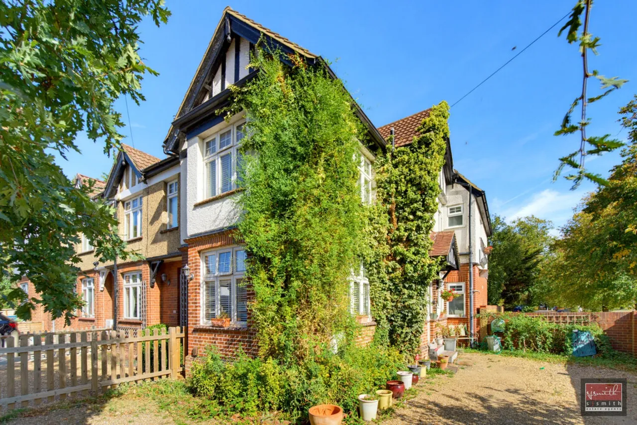 4 bed property for sale, Short Lane, Stanwell, TW19