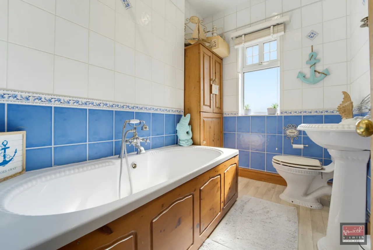Short Lane, Stanwell, TW19, photo 17