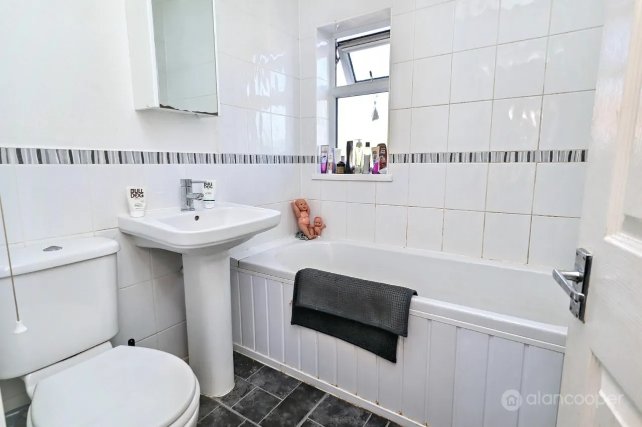 Glenfield Avenue, Weddington, CV10, photo 10
