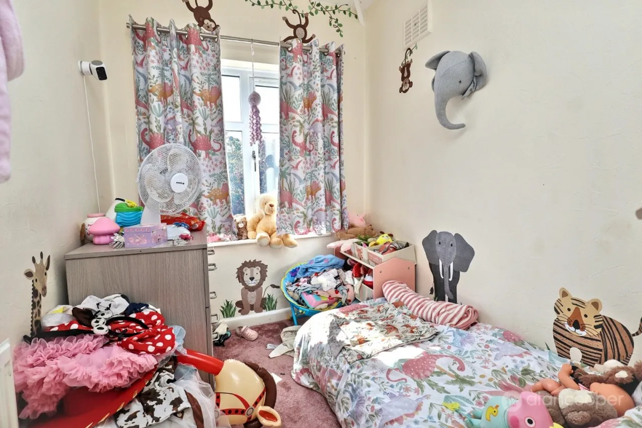 Glenfield Avenue, Weddington, CV10, photo 9