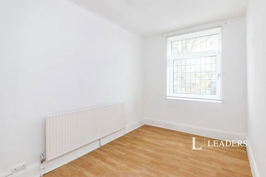 Elgar Avenue, Surbiton, KT5, photo 5