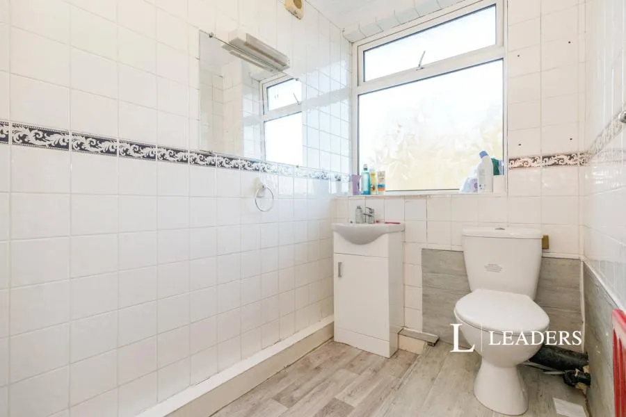 Elgar Avenue, Surbiton, KT5, photo 8