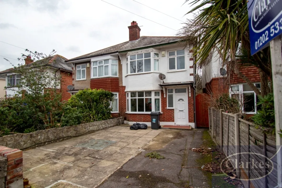 4 bed house to rent, St Lukes Road, Winton