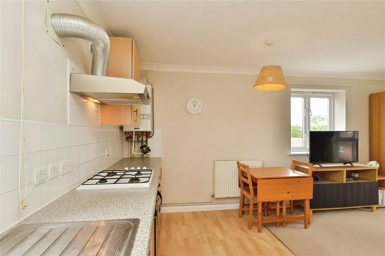 Hutton Avenue, Oldbrook, Milton Keynes, Buckinghamshire, MK6, photo 8