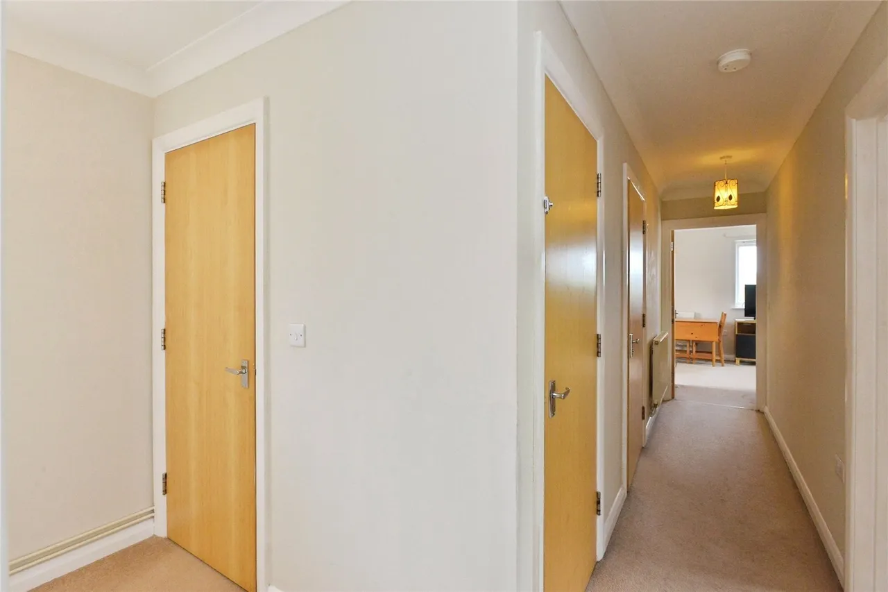 Hutton Avenue, Oldbrook, Milton Keynes, Buckinghamshire, MK6, photo 17