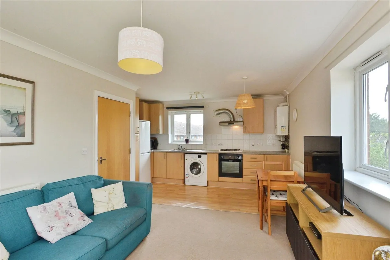 Hutton Avenue, Oldbrook, Milton Keynes, Buckinghamshire, MK6, photo 7