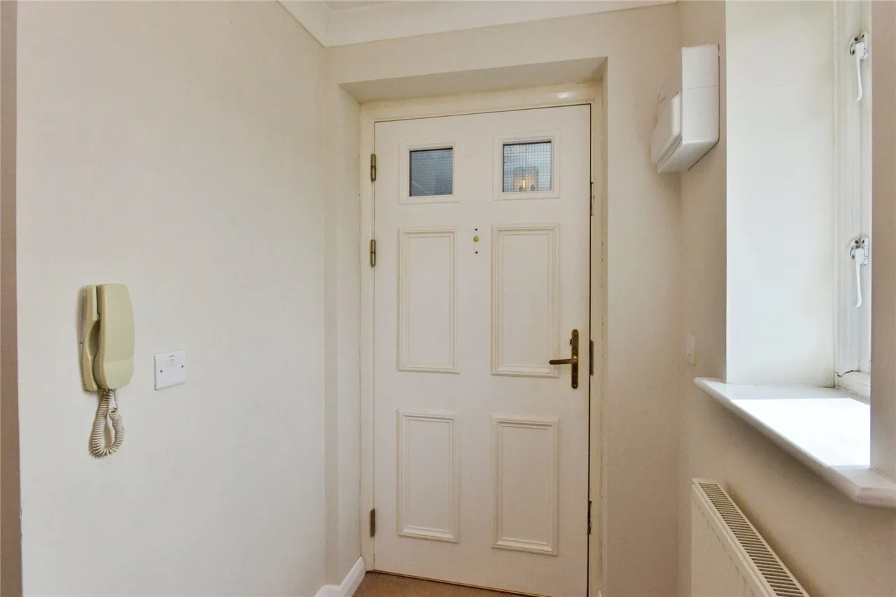 Hutton Avenue, Oldbrook, Milton Keynes, Buckinghamshire, MK6, photo 18