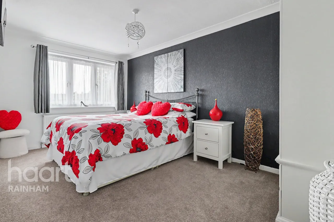 Crammerville Walk, Rainham, RM13, photo 11