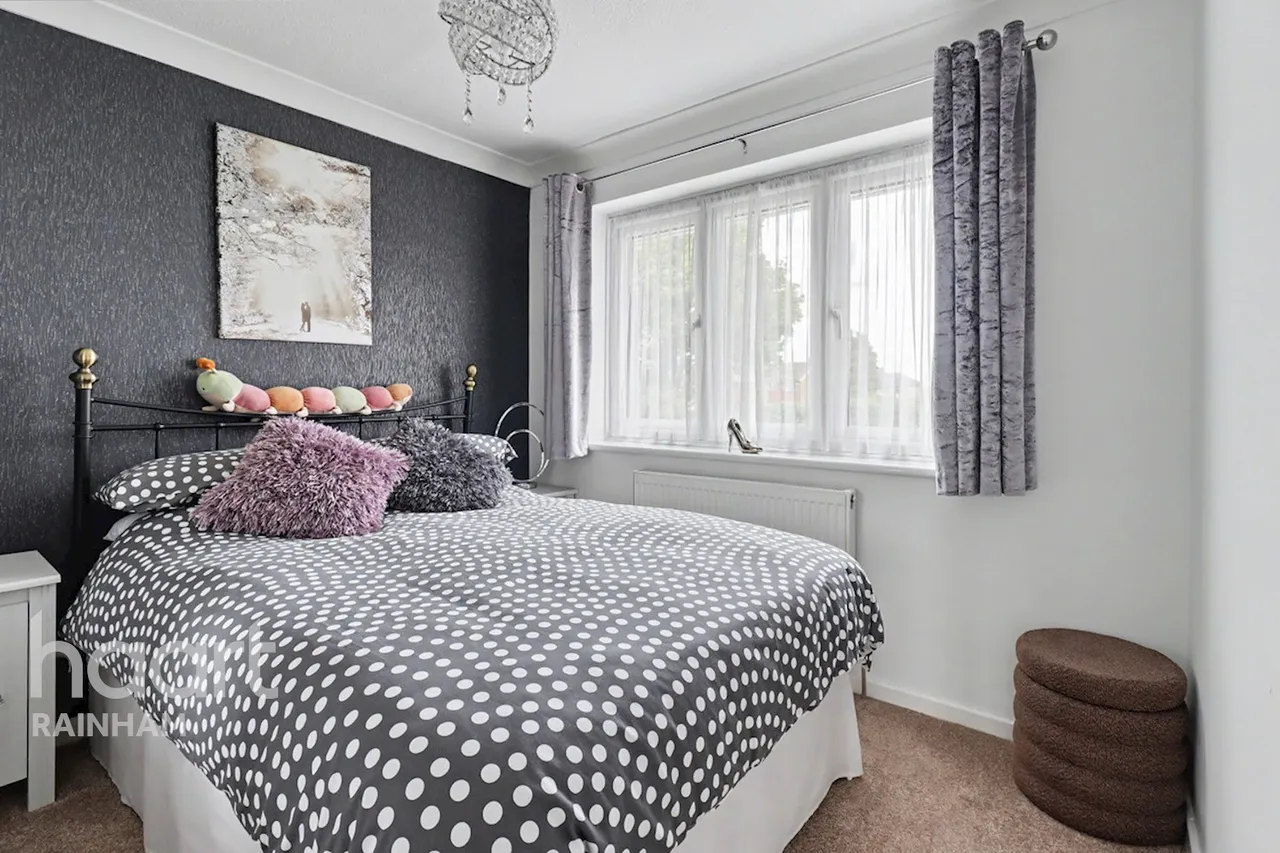 Crammerville Walk, Rainham, RM13, photo 13