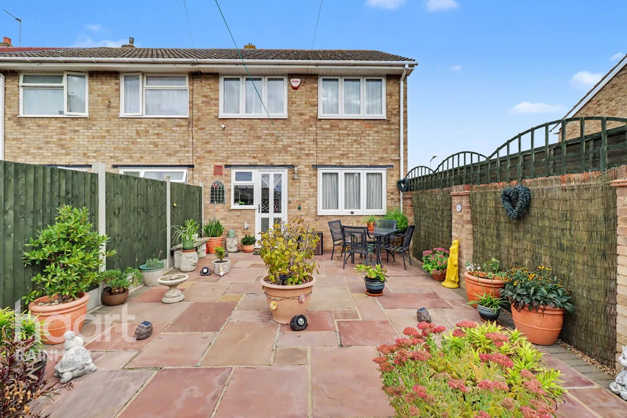 Crammerville Walk, Rainham, RM13, photo 19