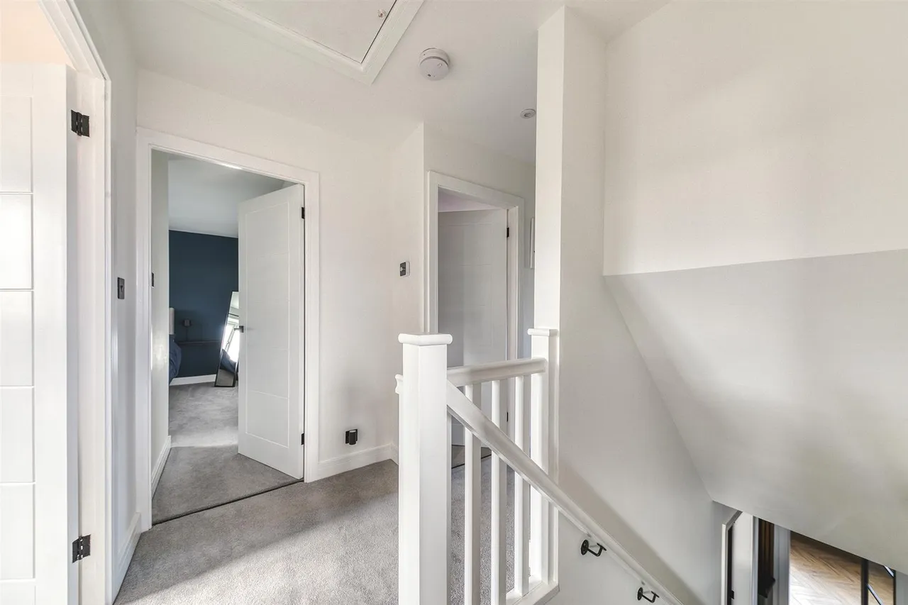Chatsworth Drive, Tutbury, photo 23