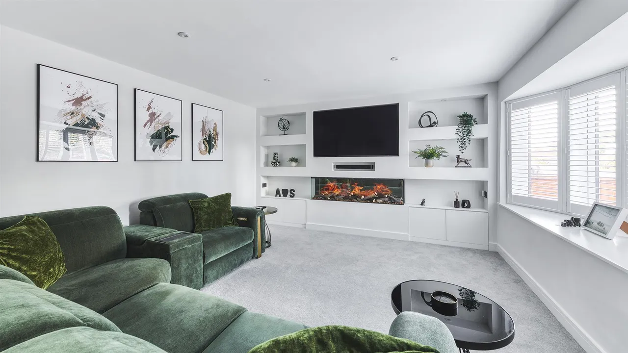 Chatsworth Drive, Tutbury, photo 7