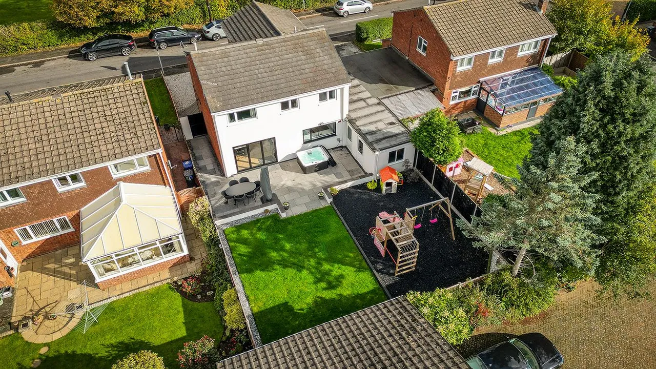 Chatsworth Drive, Tutbury, photo 41