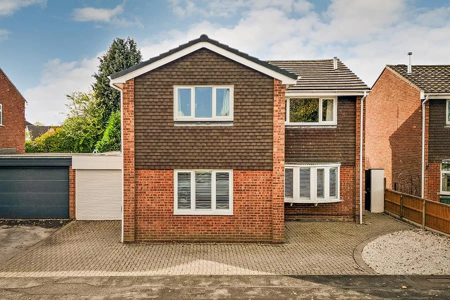 5 bed house for sale, Chatsworth Drive, Tutbury