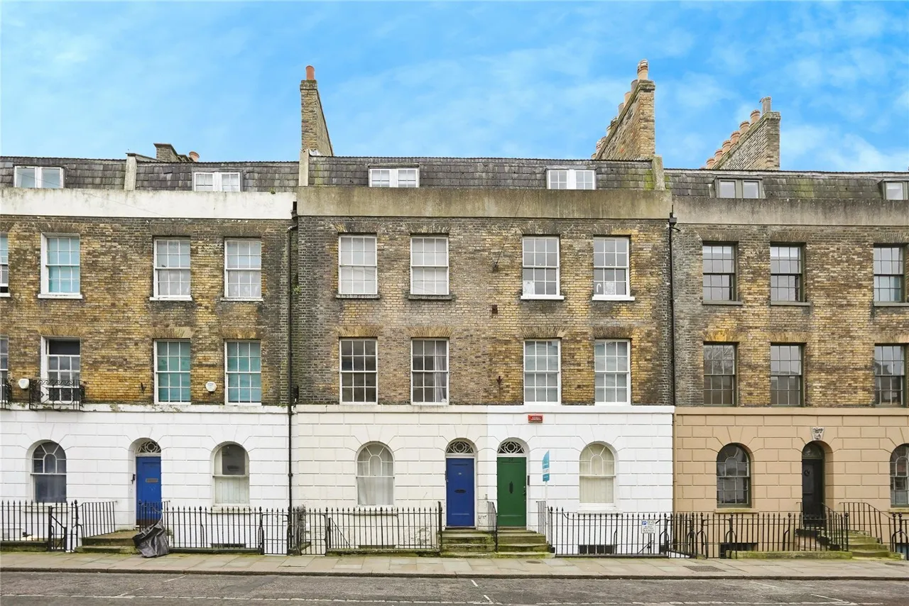 1 bed flat for sale — Castle Street, Dover, Kent, CT16