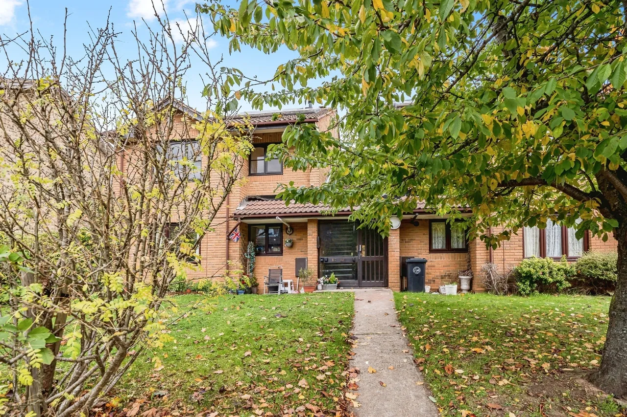 2 bed flat for sale — Coulson Way, Burnham, Slough