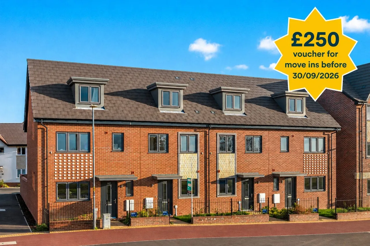 3 bed house to rent — Barrosa Way, Whitehouse, Milton Keynes, MK8 1LN