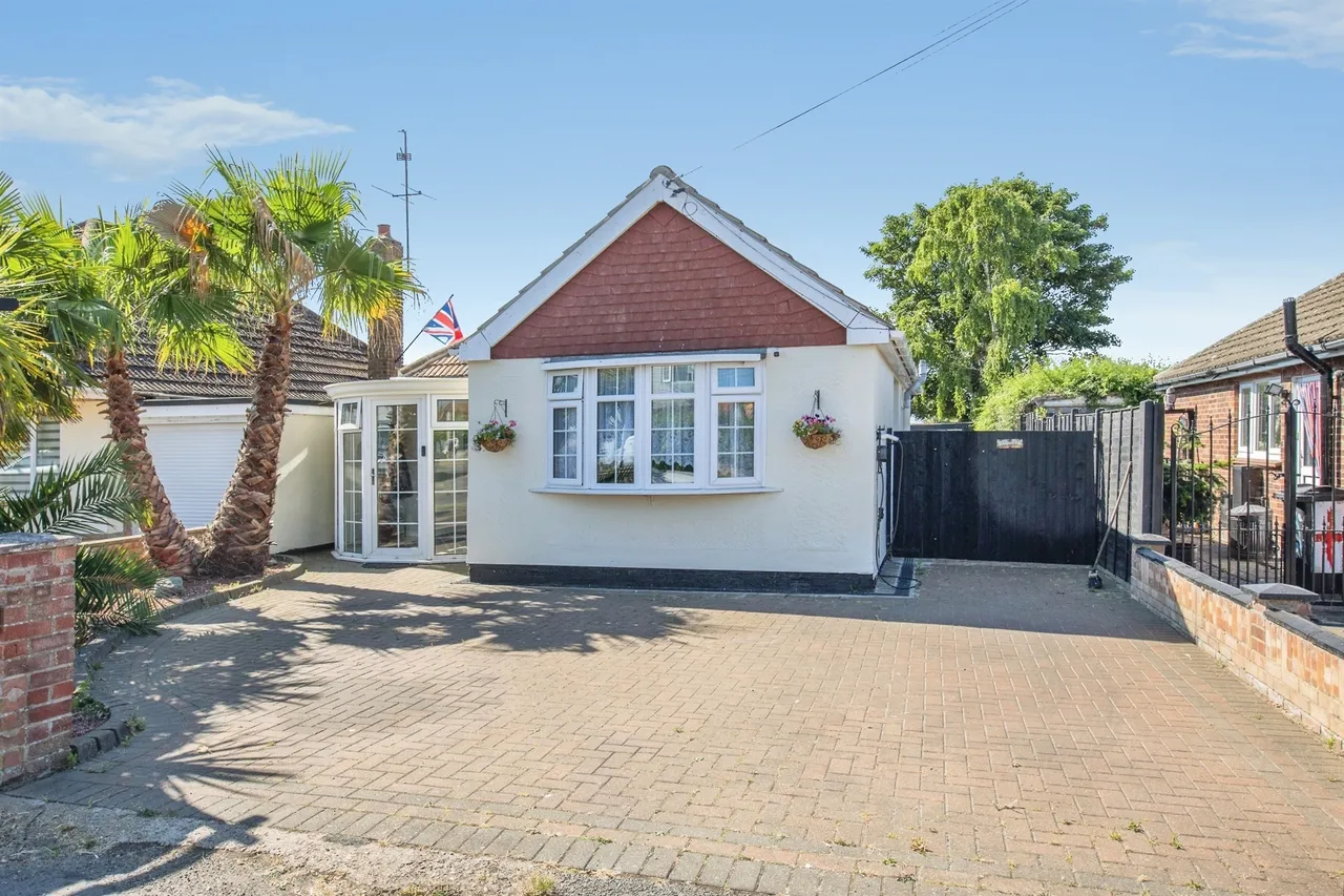 Tudor Green, Clacton-On-Sea, photo 11