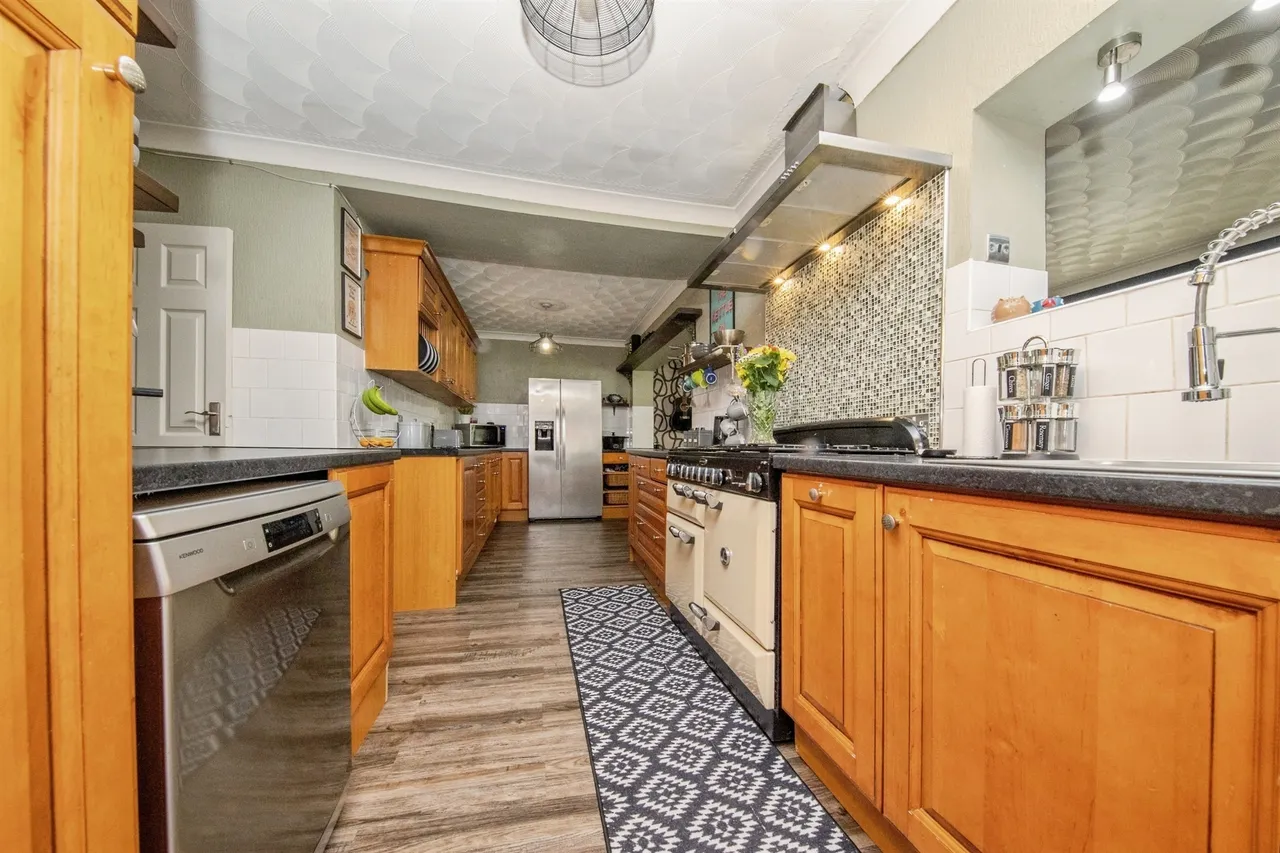 Tudor Green, Clacton-On-Sea, photo 6