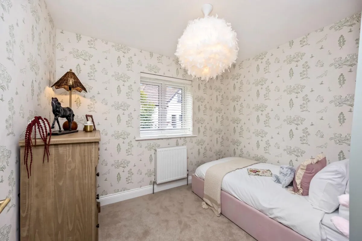 Queenbee Gardens, Weybridge, KT13, photo 16